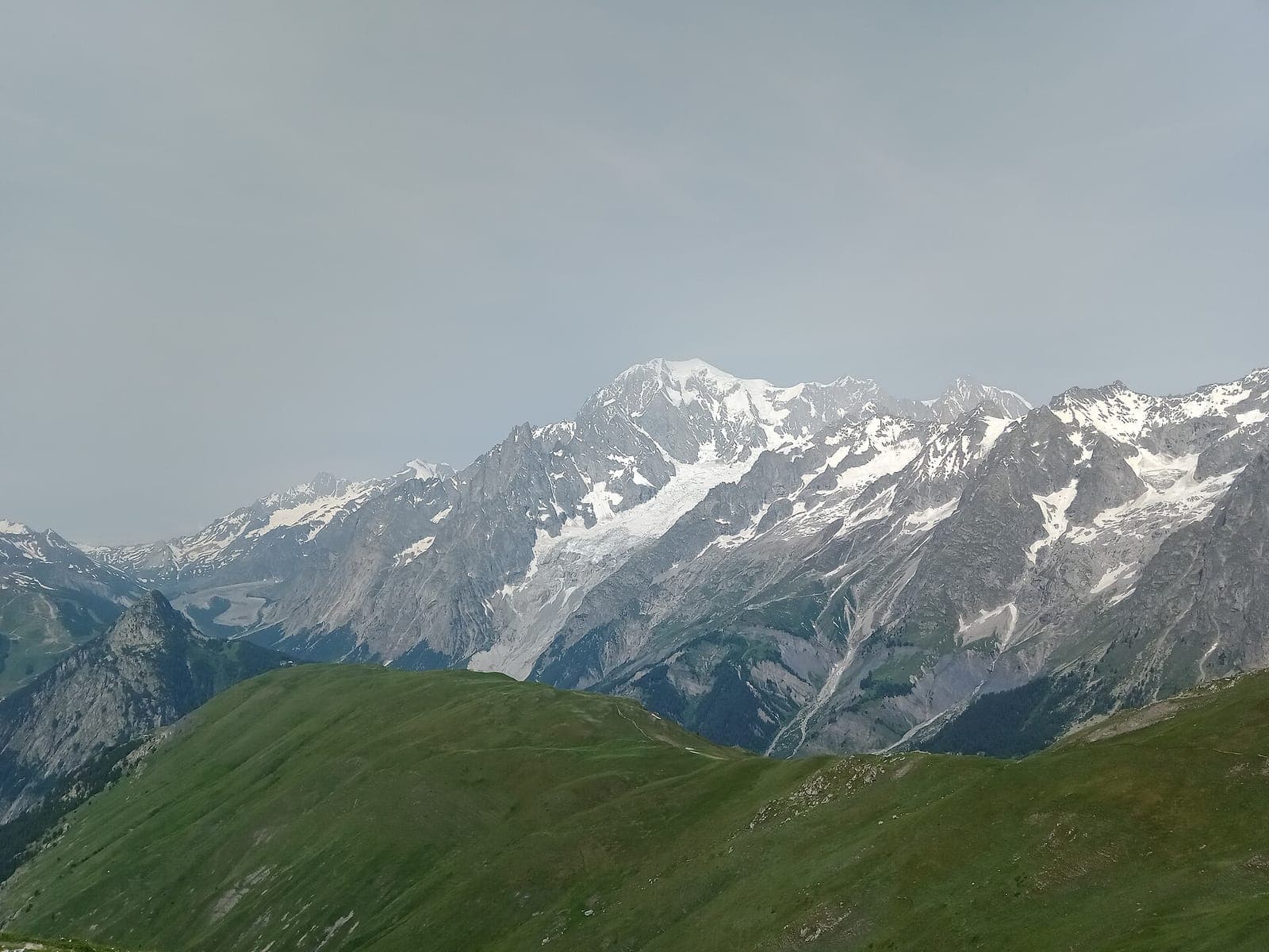 Tête de la Tronche loop via Rifugio Bertone (Mont de la Saxe)